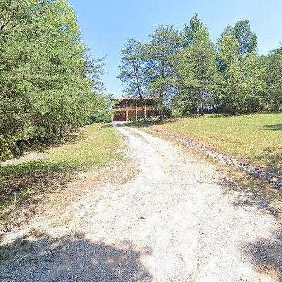 2021 Milky Way Rd, Jamestown, TN 38556