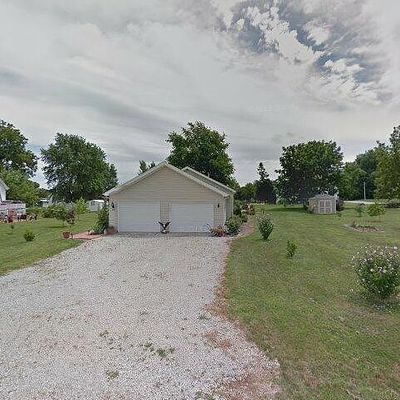 204 N Rosamond Ave, Rosamond, IL 62083