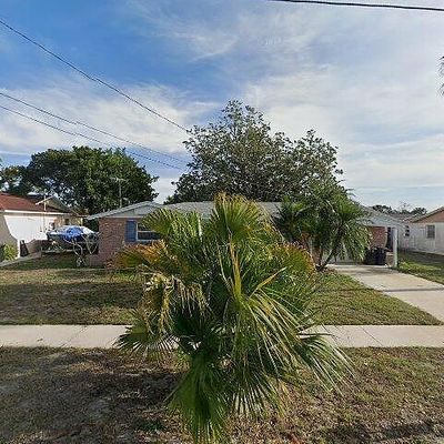 5300 Front Dr, Holiday, FL 34690