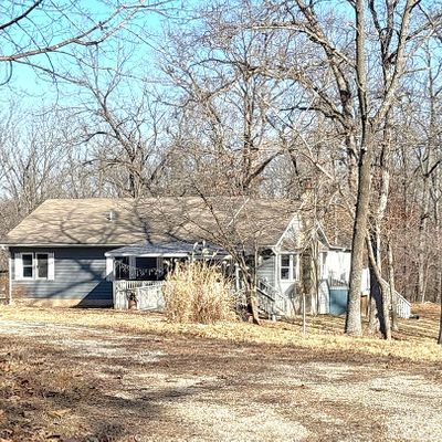 54 Central Hill Rd, Eldon, MO 65026