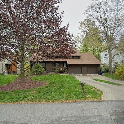 610 Carnation Dr, Clarks Summit, PA 18411