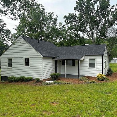 6328 Robinhood Rd, Pfafftown, NC 27040