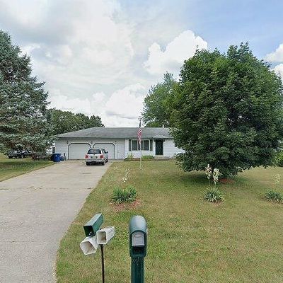 5991 Pine Ct, Greenville, MI 48838