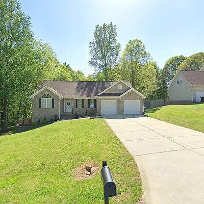 7521 Kristen Dr, Oak Ridge, NC 27310