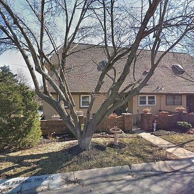 68 Woodbridge Ln, Kansas City, MO 64145