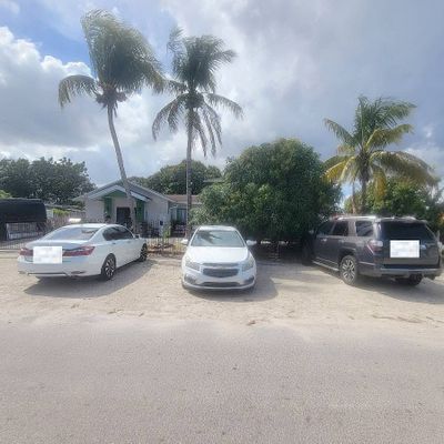 80 Bahman Ave, Opa Locka, FL 33054