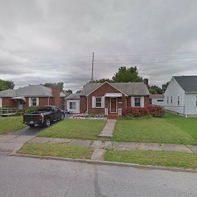 810 Halloran Ave, Wood River, IL 62095