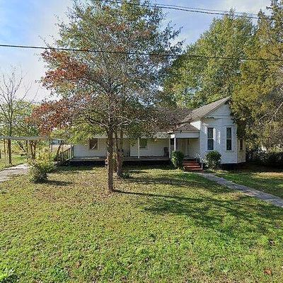 109 N Howard St, Chadbourn, NC 28431