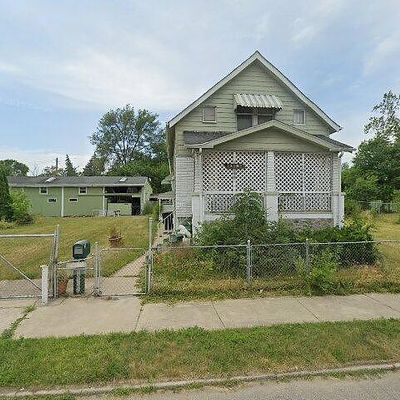 13499 Newbern St, Hamtramck, MI 48212