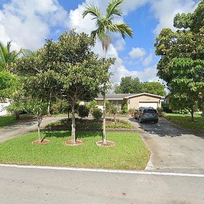 1720 Nw 85 Th Way, Pembroke Pines, FL 33024