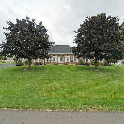 159 Blackstone Dr, New Castle, PA 16105