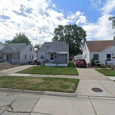 22636 Downing St, Saint Clair Shores, MI 48080