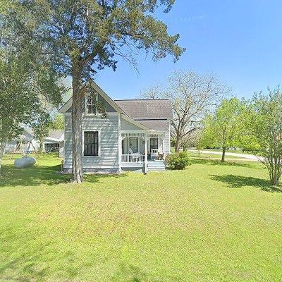 307 S Hackberry, Moulton, TX 77975