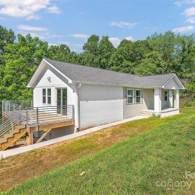 61 Bear Creek Rd, Asheville, NC 28806