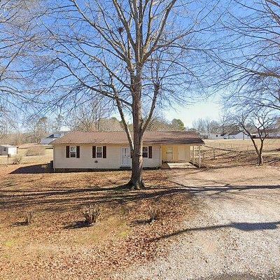 57 Willow Bend Rd, Selmer, TN 38375