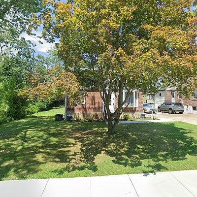 914 Edgewood Ave, Folsom, PA 19033