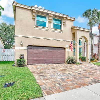 974 Nw 155 Th Ter, Pembroke Pines, FL 33028