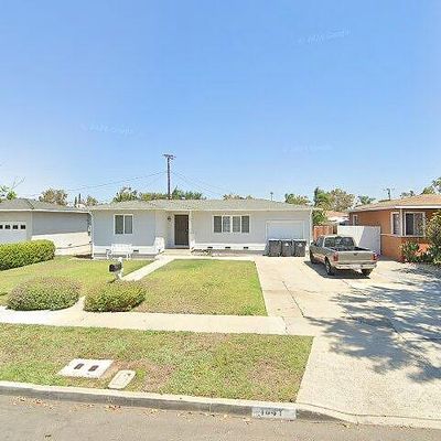 1041 Camden Pl, Santa Ana, CA 92707