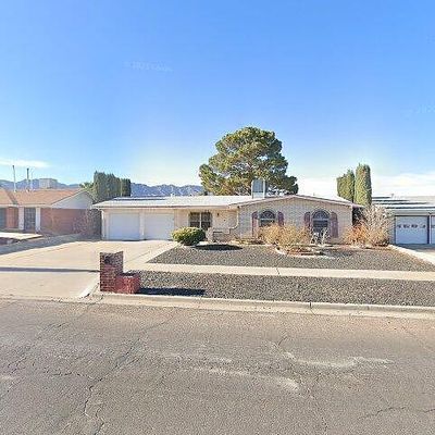 10445 Bon Aire Dr, El Paso, TX 79924