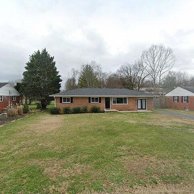 111 Thomas Dr, Maryville, TN 37804