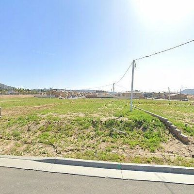 25306 Lost Saddle Ln, Homeland, CA 92548