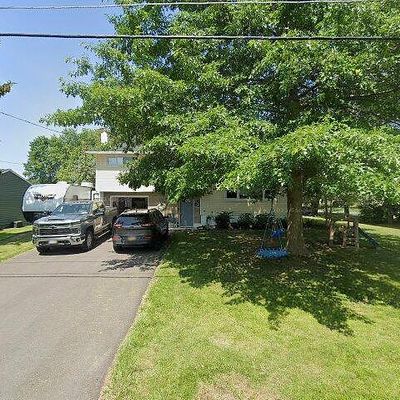 7749 Cecilia Rd, Syracuse, NY 13212