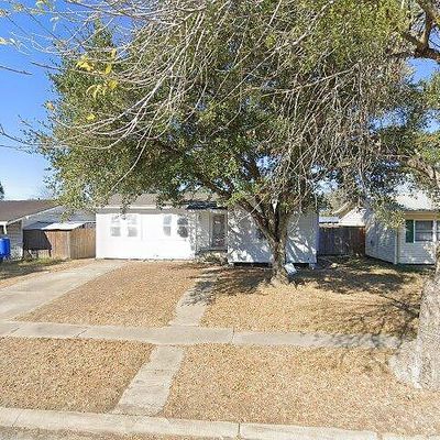 805 Hamilton St, Sinton, TX 78387