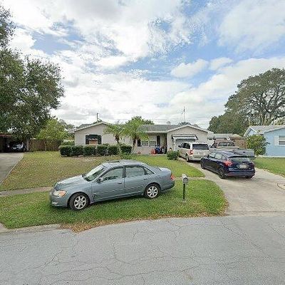 9328 Temple Ave, Seminole, FL 33772