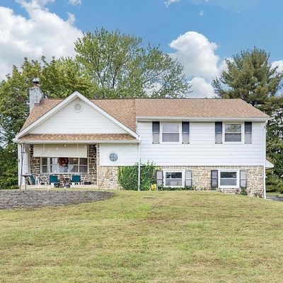 1027 Windy Hill Rd, Norristown, PA 19403