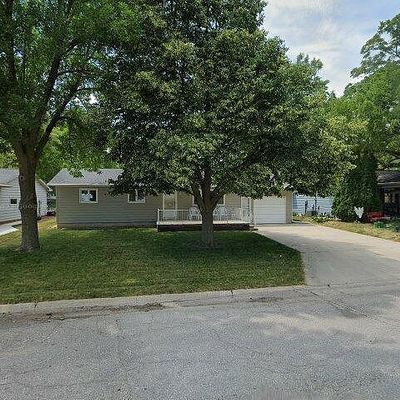 103 N 16 Th St, Clear Lake, IA 50428