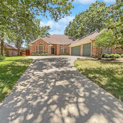 1332 Spinnaker Ln, Azle, TX 76020