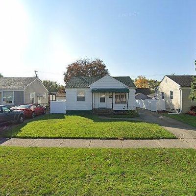 13695 Ward St, Southgate, MI 48195