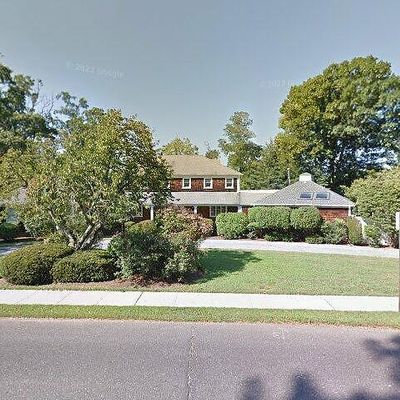 14 E River Rd, Rumson, NJ 07760