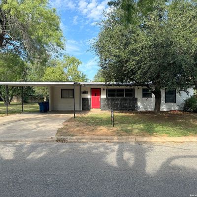 119 Greenlawn Ave, Pleasanton, TX 78064