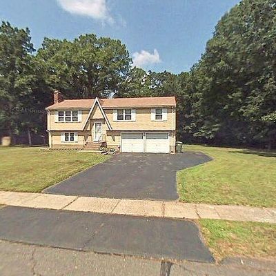 16 Eagleton Dr, Windsor, CT 06095