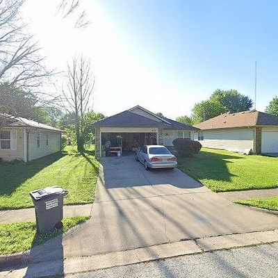 1630 N Lone Pine Ave, Springfield, MO 65803