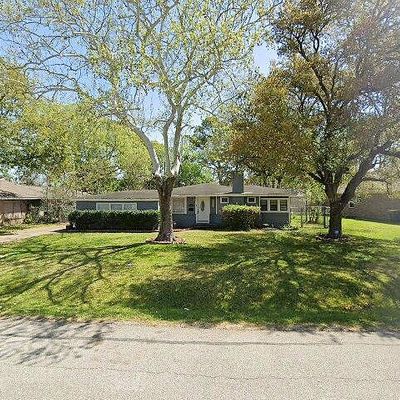 1705 W Houston Dr, La Marque, TX 77568