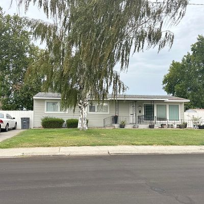 1418 Sanford Ave, Richland, WA 99354