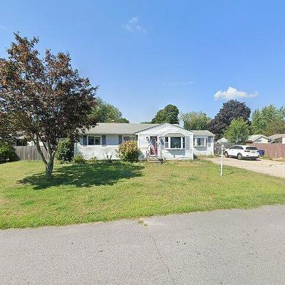 15 Burgoyne Dr, Warwick, RI 02889