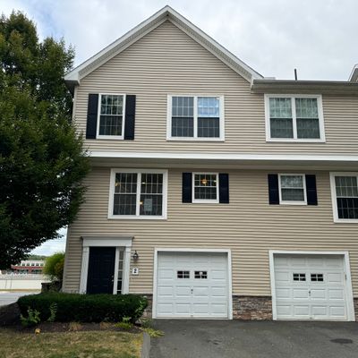 2 Donahue Ln, Manchester, CT 06042