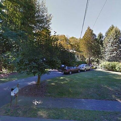 2 Overlook Dr, Bedford, MA 01730