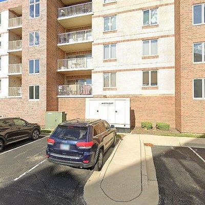 201 W Brush Hill Rd #406, Elmhurst, IL 60126