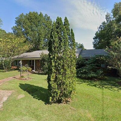 2106 Douglas Mcarthur Dr, Starkville, MS 39759