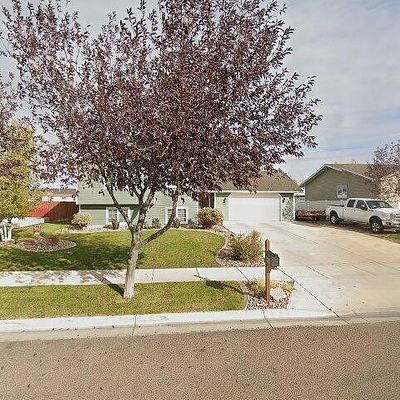 213 38 Th Ave Ne, Great Falls, MT 59404