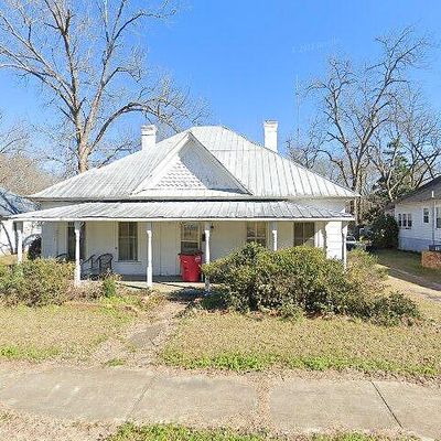 213 E Church St, Sandersville, GA 31082