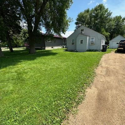 2144 Circle Dr, Worthington, MN 56187