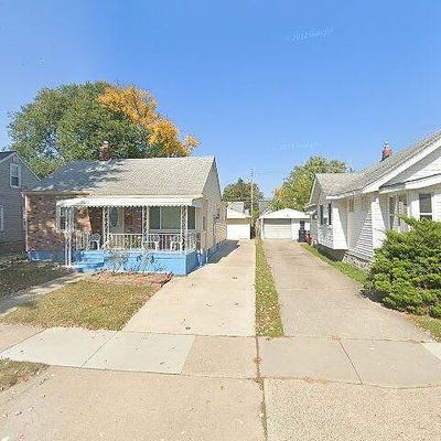 17615 Ivanhoe St, Roseville, MI 48066