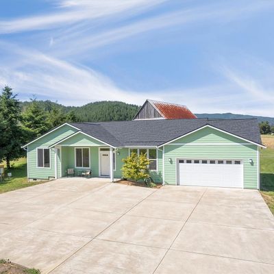 18 Beaver Estates Ln, Cathlamet, WA 98612