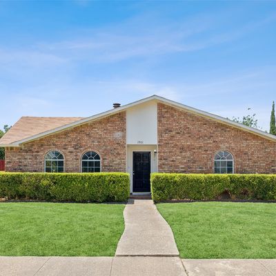 1901 Glencrest Ln, Garland, TX 75040