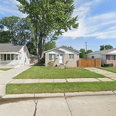 19211 Georgia St, Roseville, MI 48066